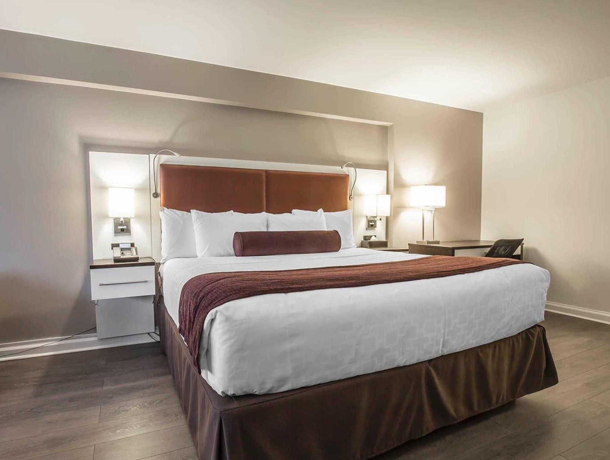 The Saint James Hotel, Ascend Hotel Collection Торонто Экстерьер фото