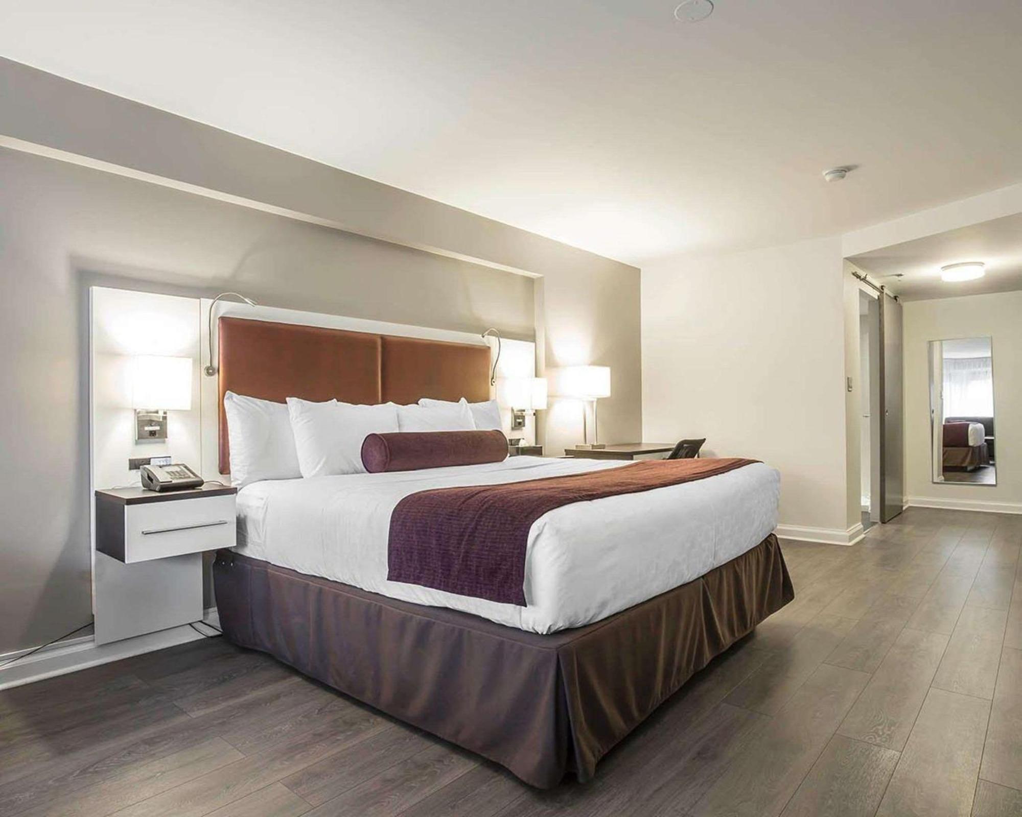The Saint James Hotel, Ascend Hotel Collection Торонто Экстерьер фото