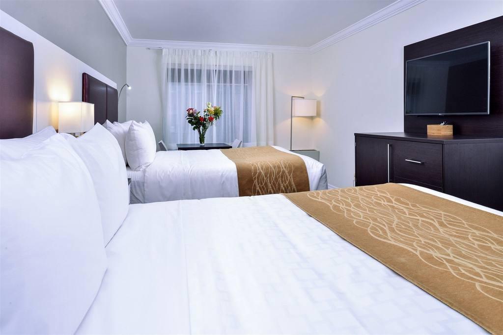 The Saint James Hotel, Ascend Hotel Collection Торонто Экстерьер фото