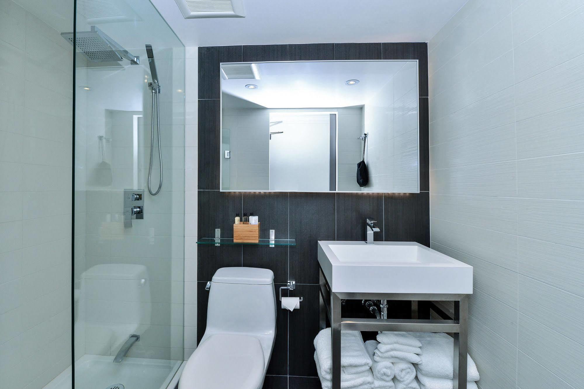 The Saint James Hotel, Ascend Hotel Collection Торонто Экстерьер фото