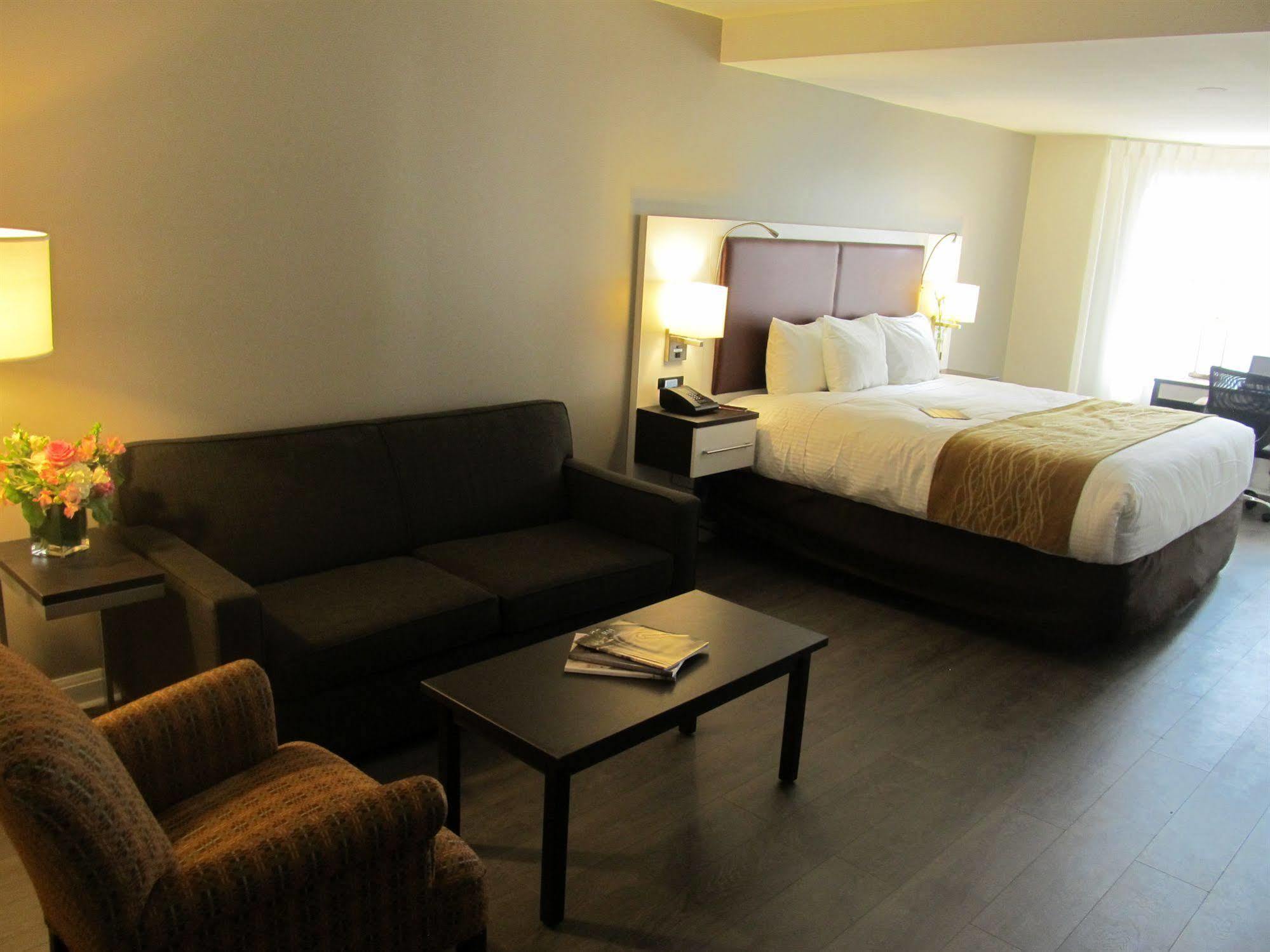 The Saint James Hotel, Ascend Hotel Collection Торонто Экстерьер фото